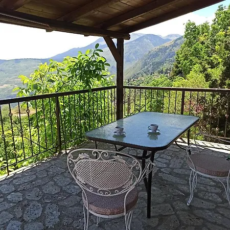 Aenaon Guesthouse *