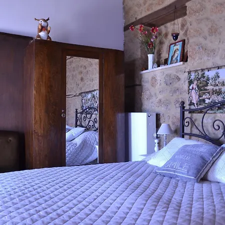 Domek alpejski Aenaon Guesthouse *