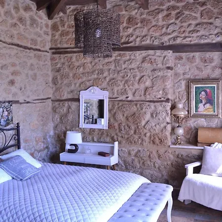Шале Aenaon Guesthouse
